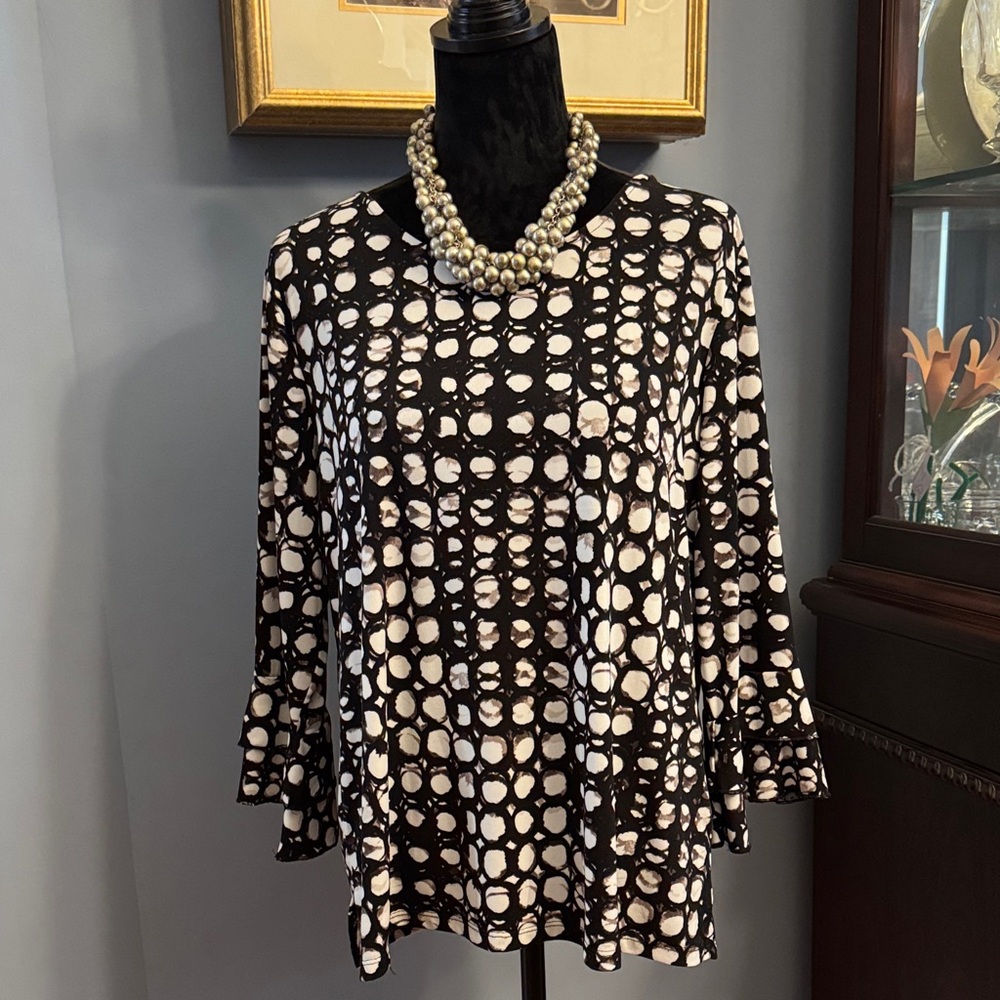 Graphic Blouse with Ruffled Sleeves